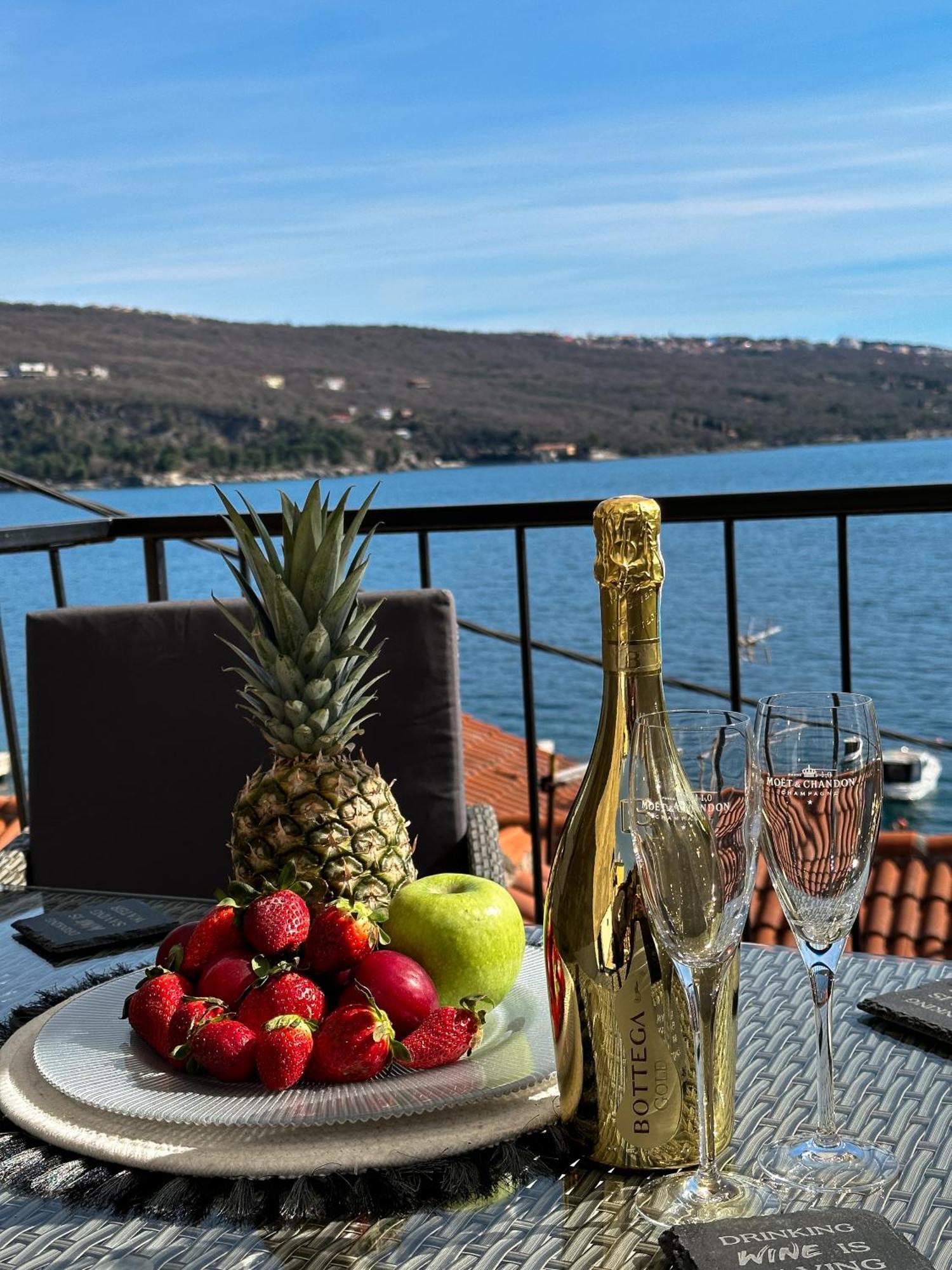 Villa Volos Apartment Karmen With Roof Terrace, Sea View, Free Private Parking Opatija Luaran gambar