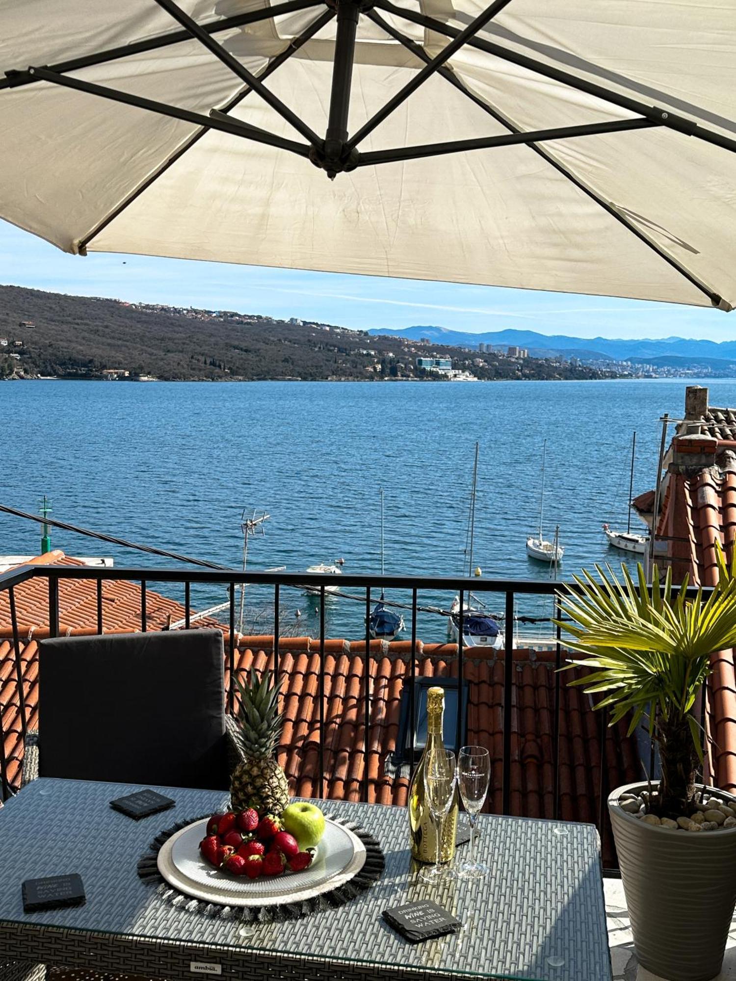 Villa Volos Apartment Karmen With Roof Terrace, Sea View, Free Private Parking Opatija Luaran gambar