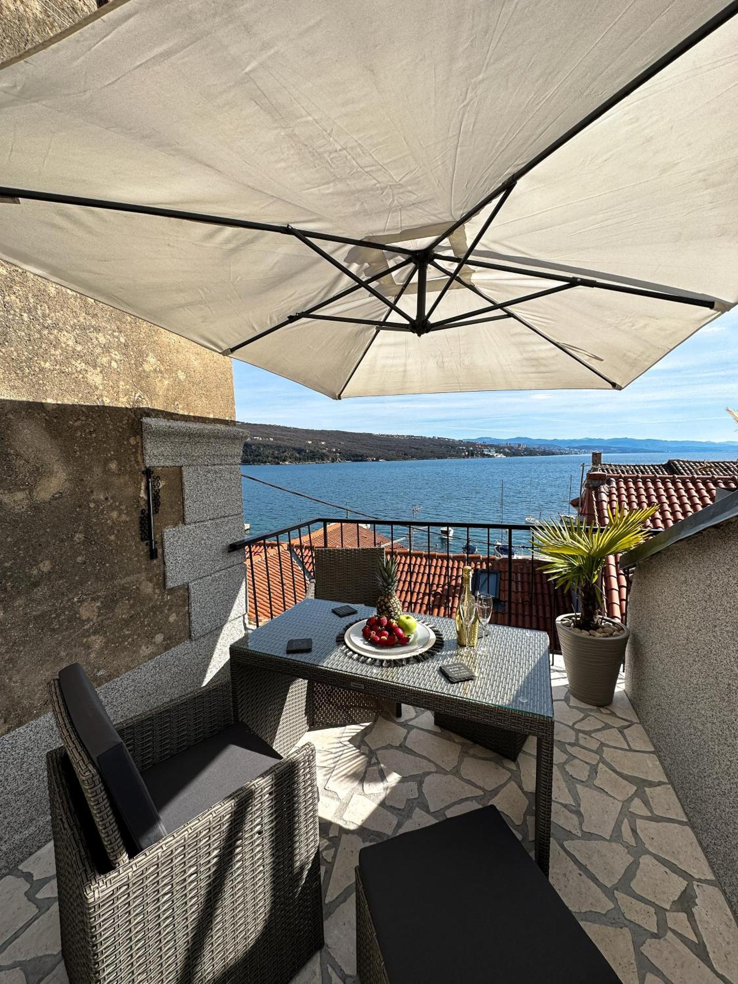 Villa Volos Apartment Karmen With Roof Terrace, Sea View, Free Private Parking Opatija Luaran gambar